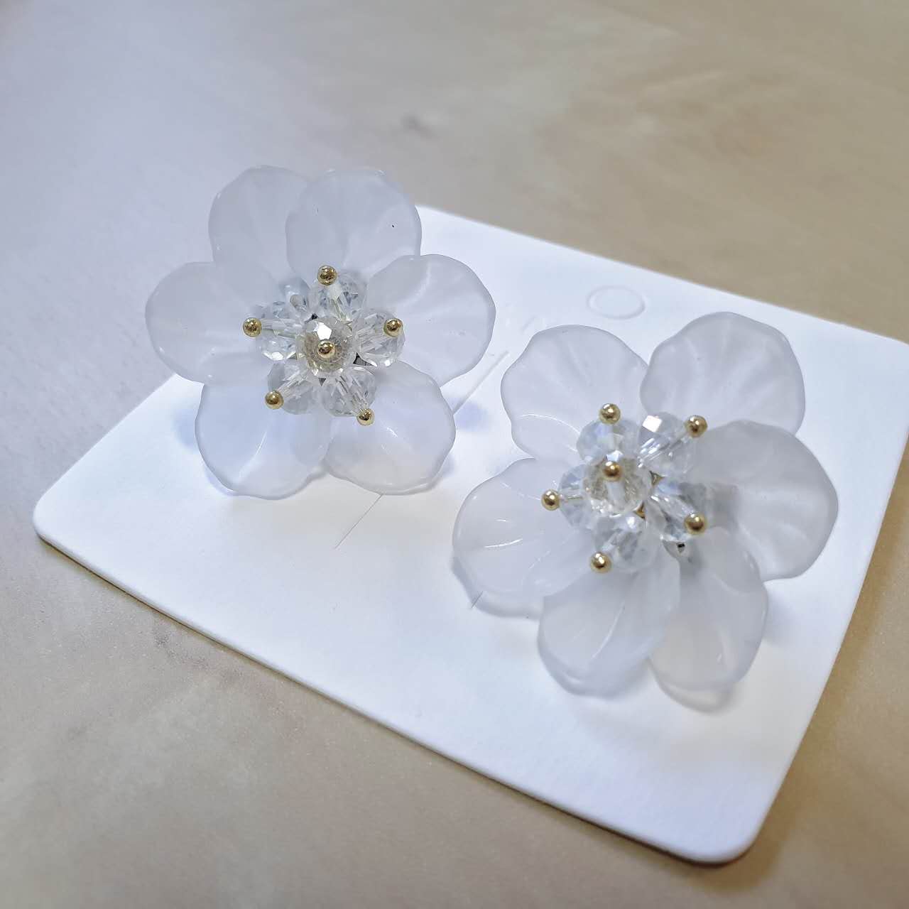 Luninana Clip-on Earrings - Moonlight Peony LL002