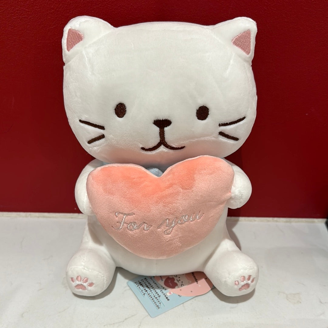Hapins Holding Heart Cat