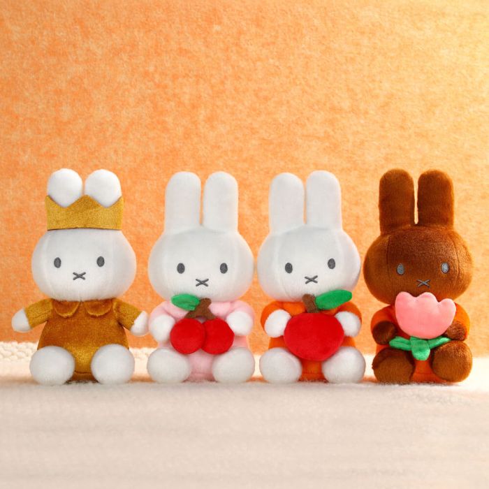 Miffy & Friends Miffy Plush with Apple 20cm