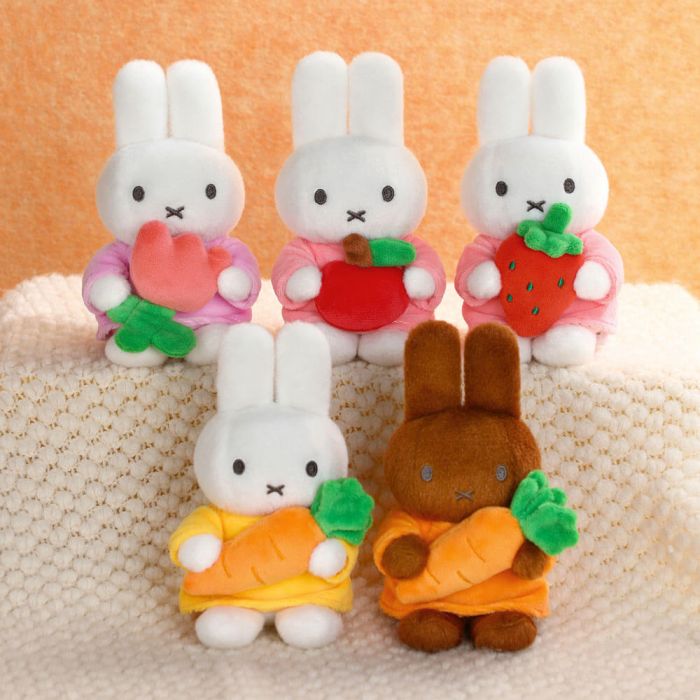 Miffy & Friends Miffy with Tulip Keyring 13cm
