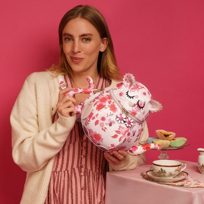 Vendula Perfectly Pink Afternoon Tea Bus Kitty Teapot